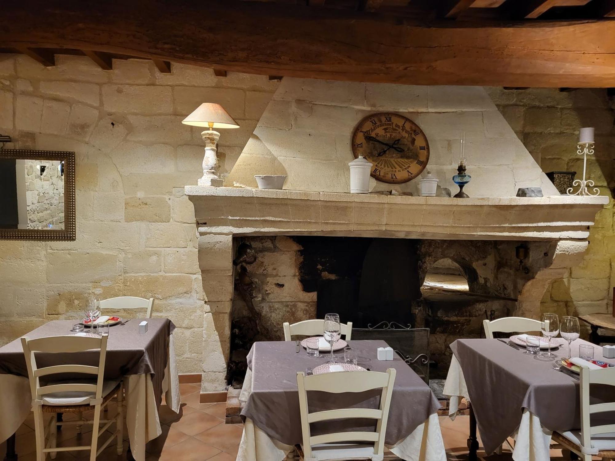 Logis Hotel Restaurant La Ferme Avignon Exterior photo