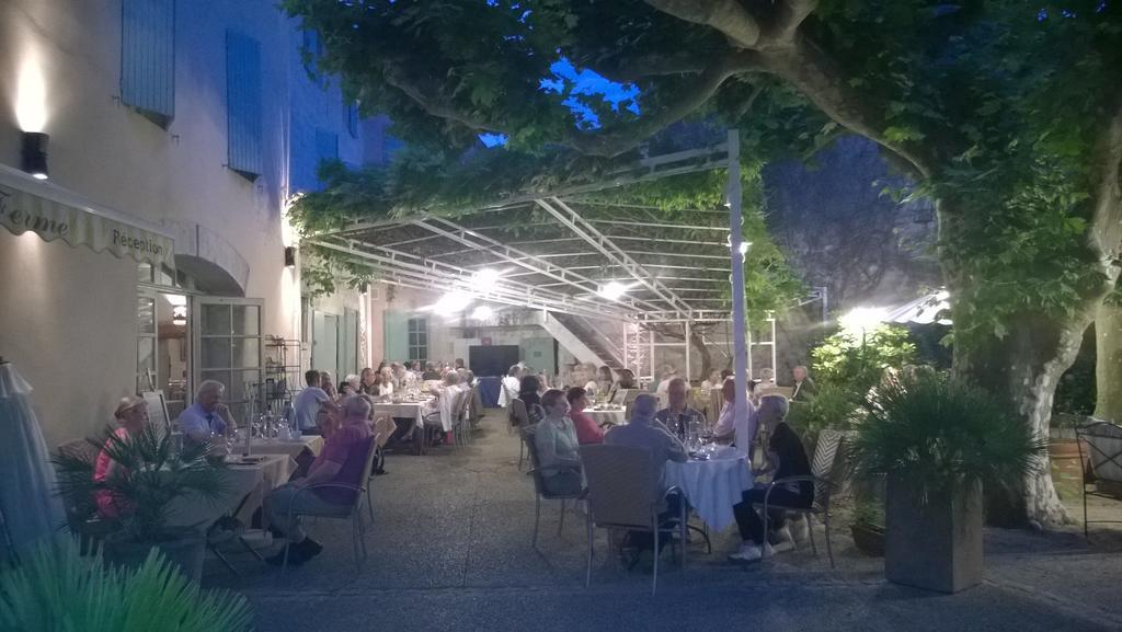 Logis Hotel Restaurant La Ferme Avignon Exterior photo